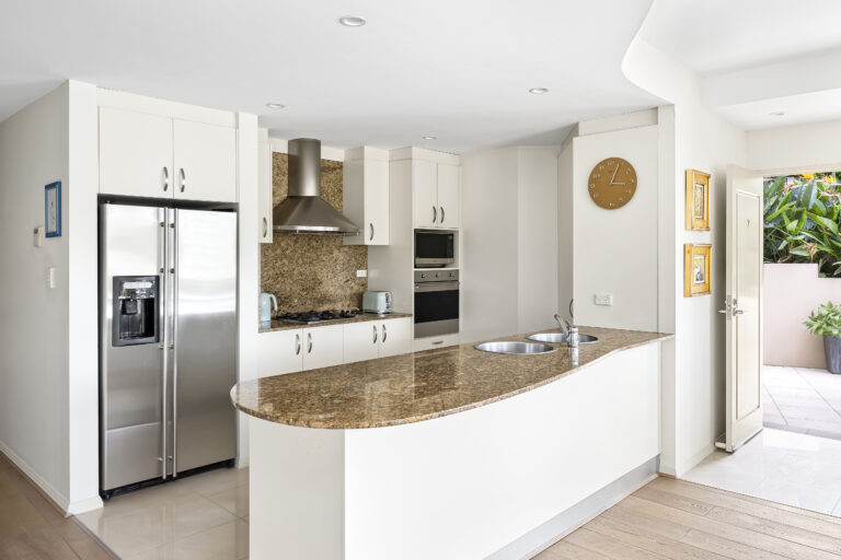 2/84 Lauderdale Avenue, Fairlight, NSW 2094 AUS