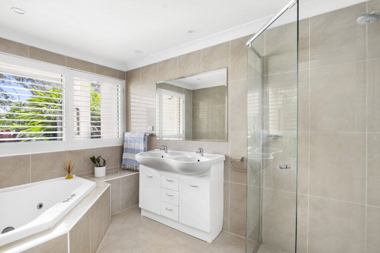 2/84 Lauderdale Avenue, Fairlight, NSW 2094 AUS